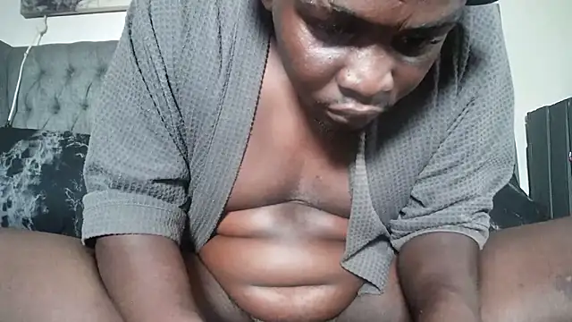 Snapshot of 2diviu234 chatting on March 27, 10:48 am 2diviu234 online show from March 27, 10:48 am