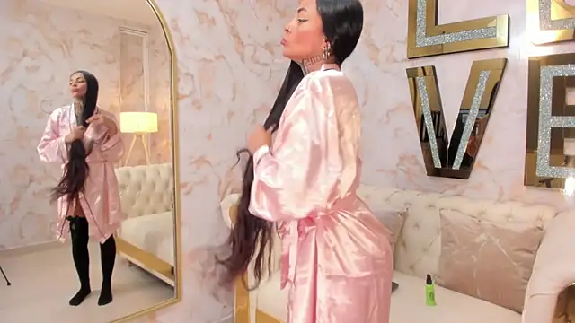 Snapshot of hanna_slut_ chatting on September 23, 10:18 am hanna slut  online show from September 23, 10:18 am