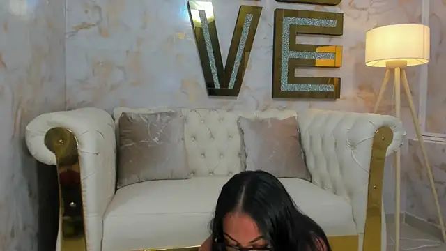 Snapshot of hanna_slut_ chatting on October 3, 10:23 am hanna slut  online show from October 3, 10:23 am