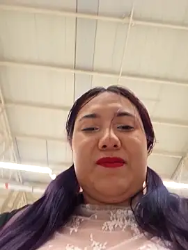 Snapshot of Blushing_Katy chatting on February 9, 12:25 am Blushing Katy online show from February 9, 12:25 am