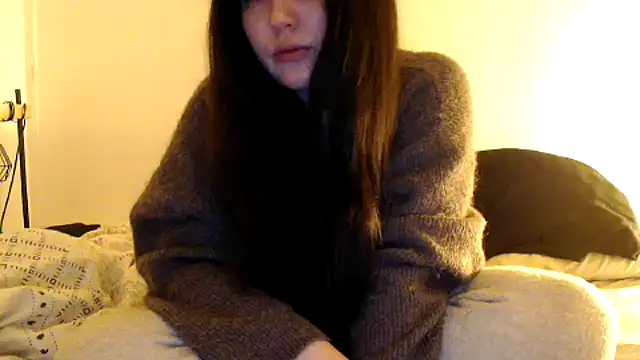 Snapshot of Lynylou chatting on December 3, 12:59 pm Lynylou online show from December 3, 12:59 pm