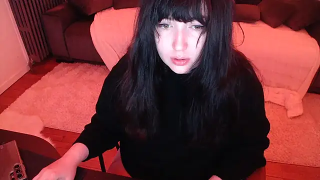 Snapshot of Lynylou chatting on December 13, 3:16 am Lynylou online show from December 13, 3:16 am