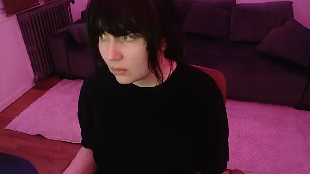 Snapshot of Lynylou chatting on January 13, 1:56 am Lynylou online show from January 13, 1:56 am