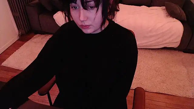 Snapshot of Lynylou chatting on February 19, 7:06 am Lynylou online show from February 19, 7:06 am
