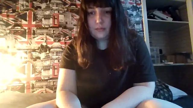 Snapshot of Lynylou chatting on September 17, 7:21 am Lynylou online show from September 17, 7:21 am