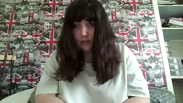 Lynylou online show from September 29, 11:15 am