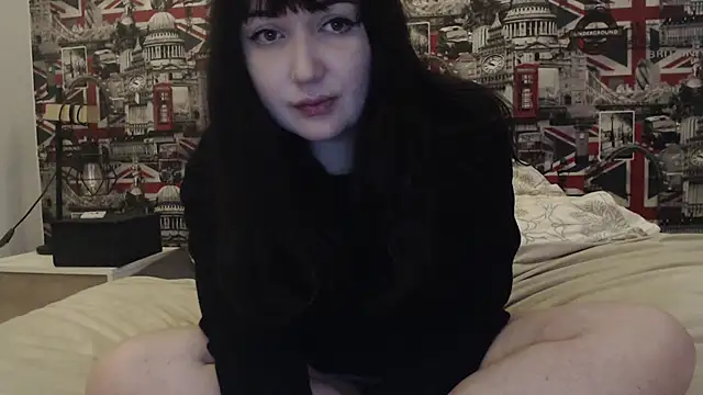 Snapshot of Lynylou chatting on February 24, 8:07 pm Lynylou online show from February 24, 8:07 pm