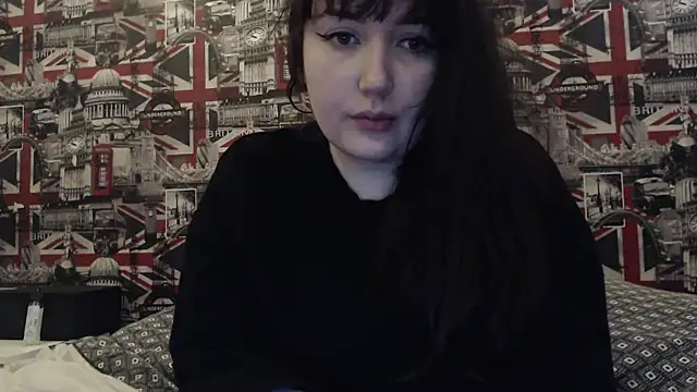 Snapshot of Lynylou chatting on February 27, 8:42 pm Lynylou online show from February 27, 8:42 pm