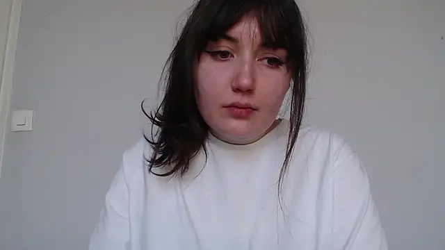 Snapshot of Lynylou chatting on March 18, 4:43 pm Lynylou online show from March 18, 4:43 pm