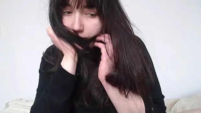 Snapshot of Lynylou chatting on April 1, 12:39 pm Lynylou online show from April 1, 12:39 pm