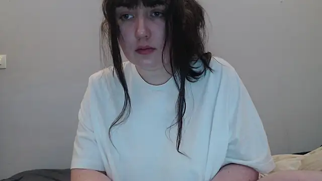 Snapshot of Lynylou chatting on April 7, 7:25 pm Lynylou online show from April 7, 7:25 pm
