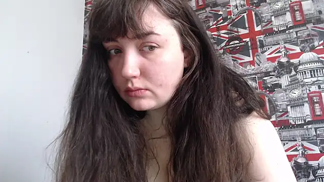 Snapshot of Lynylou chatting on April 15, 8:54 am Lynylou online show from April 15, 8:54 am
