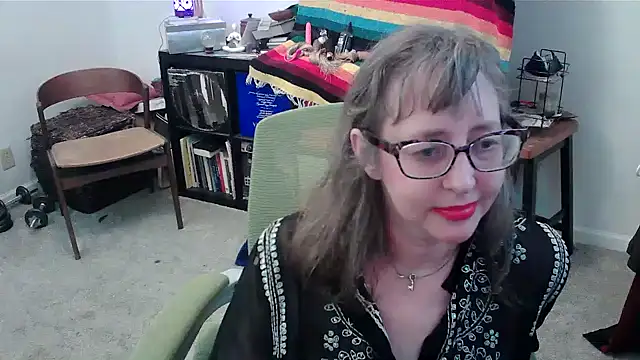 Snapshot of LilyLuscious chatting on January 18, 8:52 am LilyLuscious online show from January 18, 8:52 am