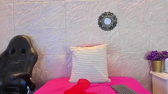 paula  cruzz online show from December 15, 8:58 pm