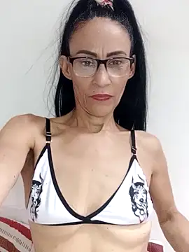 Snapshot of BarbaraMature chatting on April 6, 7:15 pm BarbaraMature online show from April 6, 7:15 pm