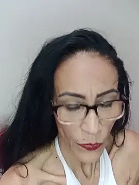 Snapshot of BarbaraMature chatting on May 14, 3:41 pm BarbaraMature online show from May 14, 3:41 pm