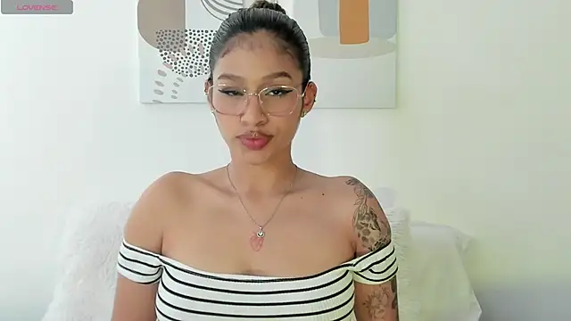 SeleneClark online show from November 19, 8:42 pm