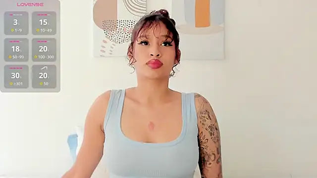 Snapshot of SeleneClark chatting on February 17, 6:14 pm SeleneClark online show from February 17, 6:14 pm