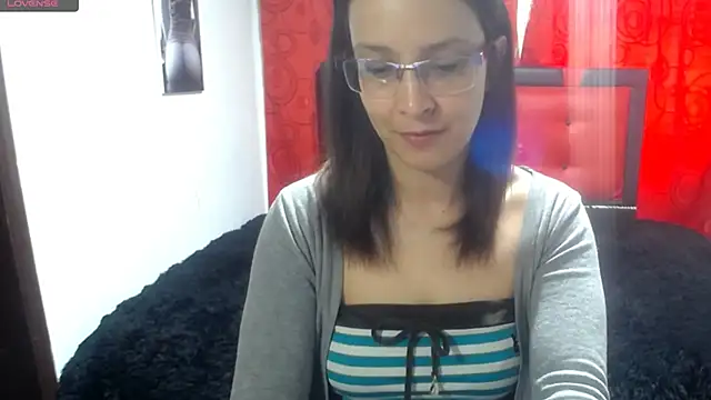 Snapshot of tatysmaturemilf chatting on December 12, 2:11 pm tatysmaturemilf online show from December 12, 2:11 pm