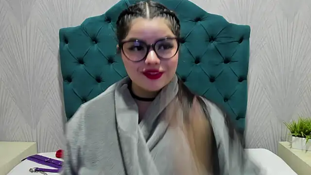 BrithneyLee  online show from December 2, 4:20 pm