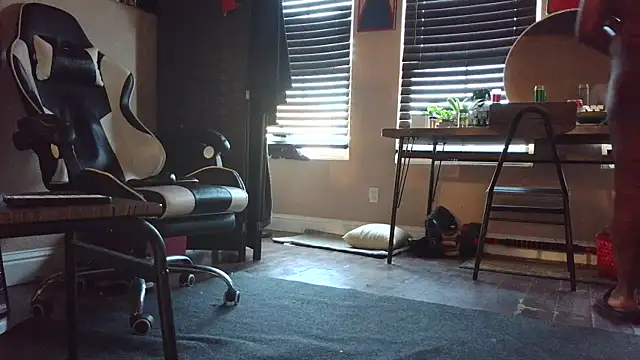 Snapshot of bigshh8 chatting on October 11, 11:47 pm bigshh8 online show from October 11, 11:47 pm