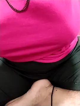 hottiess69 online show from March 25, 5:13 am