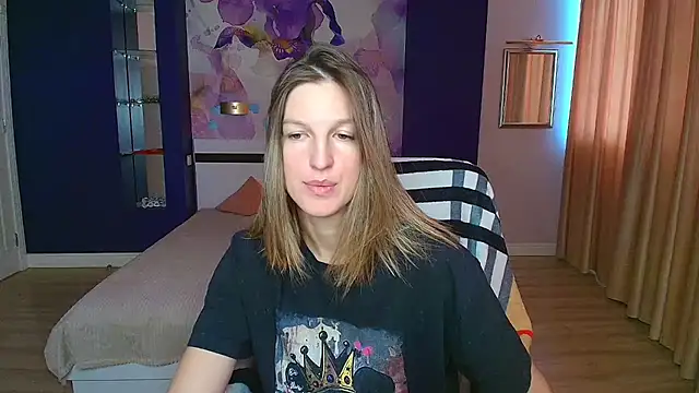Snapshot of EmilyWalkeri chatting on September 15, 7:08 am EmilyWalkeri online show from September 15, 7:08 am