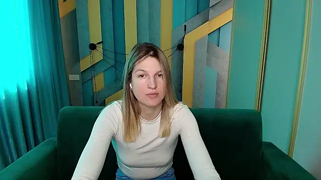 EmilyWalkeri online show from March 12, 7:58 am