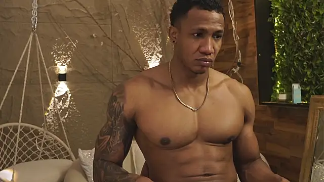 Snapshot of Logan_Varela chatting on September 18, 3:14 pm Logan Varela online show from September 18, 3:14 pm