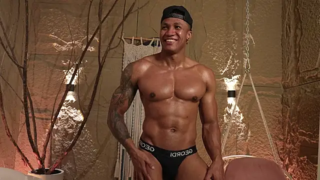 Snapshot of Logan_Varela chatting on September 25, 1:15 pm Logan Varela online show from September 25, 1:15 pm