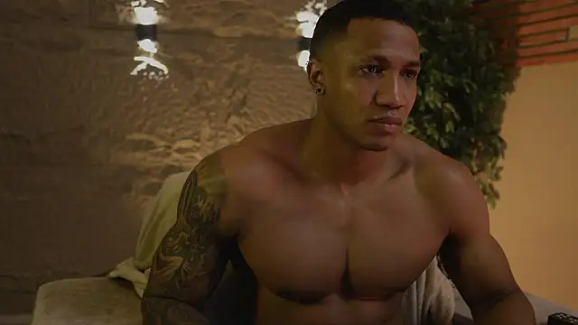 Snapshot of Logan_Varela chatting on October 19, 6:08 pm Logan Varela online show from October 19, 6:08 pm