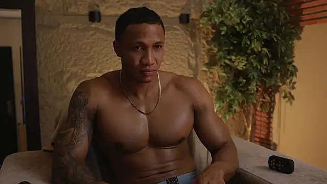 Snapshot of Logan_Varela chatting on October 23, 2:38 pm Logan Varela online show from October 23, 2:38 pm