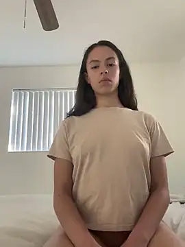 brookehoneynina online show from February 4, 9:52 pm