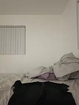 brookehoneynina online show from February 15, 1:31 am