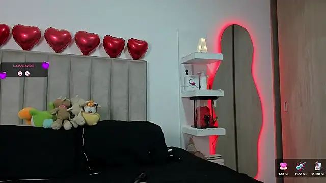 Snapshot of Queen_Antonella_Oficial chatting on February 11, 2:24 pm Queen Antonella Oficial online show from February 11, 2:24 pm