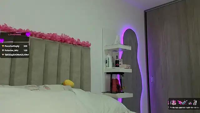 Snapshot of Queen_Antonella_Oficial chatting on February 25, 6:09 pm Queen Antonella Oficial online show from February 25, 6:09 pm