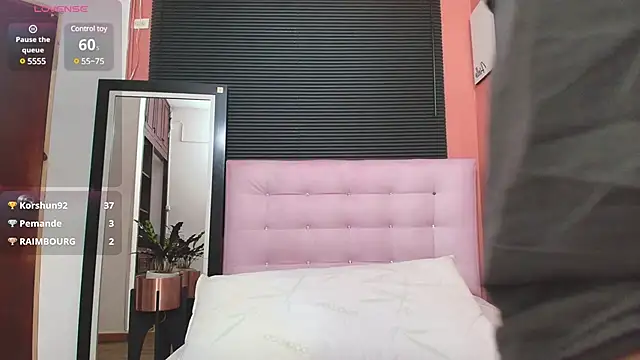 yourcuteneighbourr online show from January 16, 9:16 am