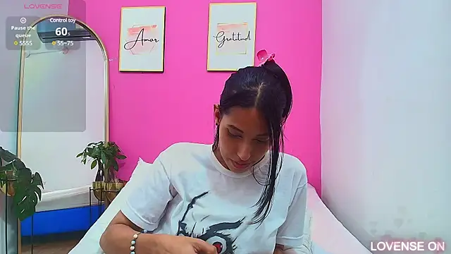 yourcuteneighbourr online show from March 11, 9:02 am