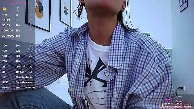 yourcuteneighbourr online show from March 18, 2:58 am