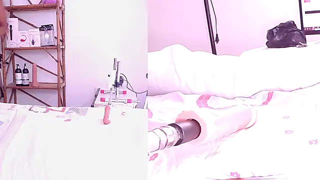 Snapshot of Sophia_Lovers01 chatting on February 5, 8:46 pm Sophia Lovers01 online show from February 5, 8:46 pm