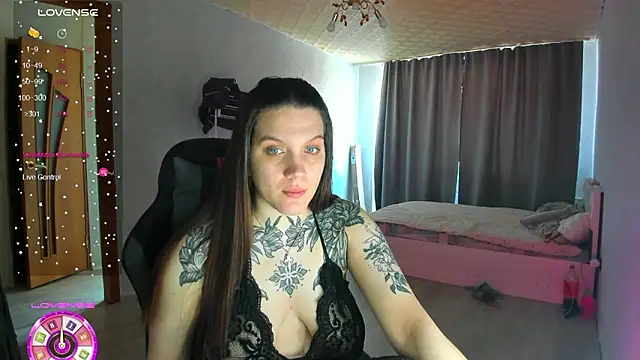 Snapshot of AizaRose chatting on March 3, 7:36 am AizaRose online show from March 3, 7:36 am