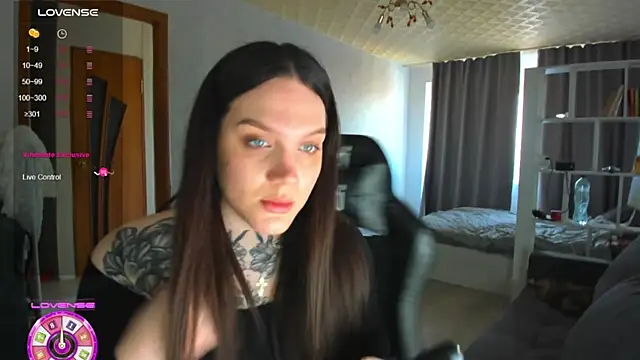 Snapshot of AizaRose chatting on March 31, 6:03 am AizaRose online show from March 31, 6:03 am