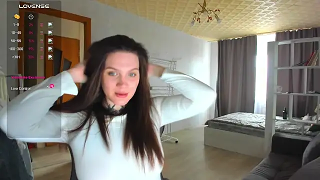 Snapshot of AizaRose chatting on April 6, 6:58 am AizaRose online show from April 6, 6:58 am