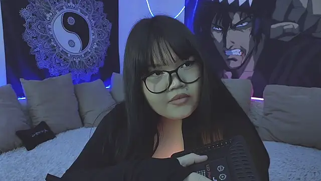 LeyaKan online show from January 27, 9:55 pm