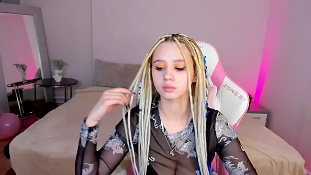 Valerie Woods online show from December 9, 10:32 am