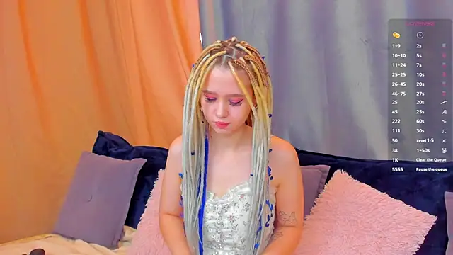 Valerie Woods online show from December 11, 5:53 am