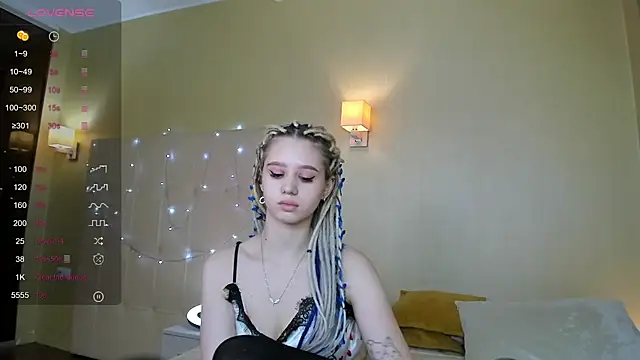 Valerie Woods online show from December 17, 9:17 am