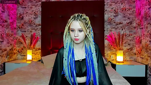 Valerie Woods online show from December 21, 5:14 am