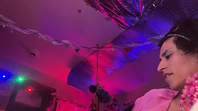 gurlnips online show from February 2, 11:19 am