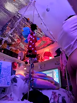 gurlnips online show from February 7, 5:41 am